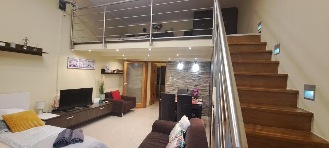 Szandi Belvarosi Apartman Segedyn Zewnętrze zdjęcie